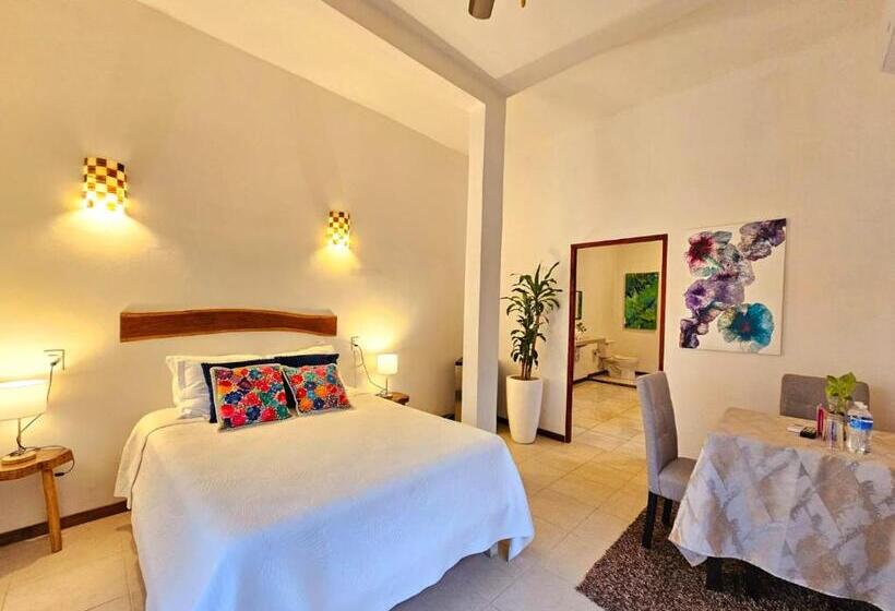 اتاق لوکس با بالکن, Mayan Majesty Boutique