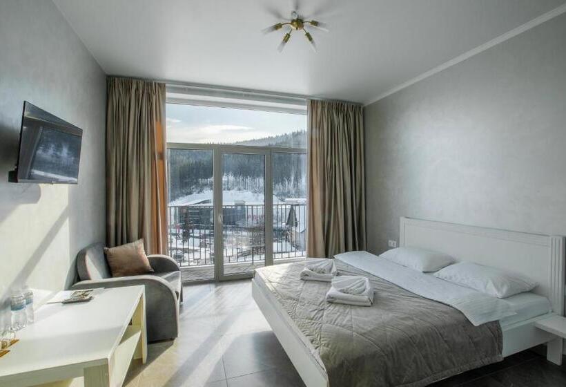 اتاق استاندارد با چشمانداز کوهستان, Salut