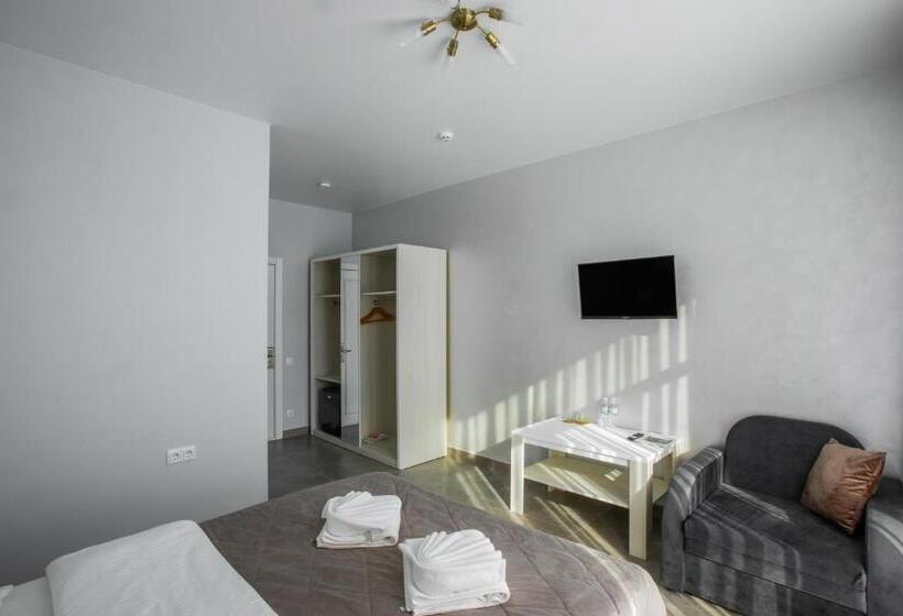 اتاق استاندارد با چشمانداز کوهستان, Salut