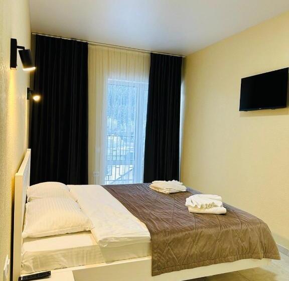 کلبه ییلاقی, Salut