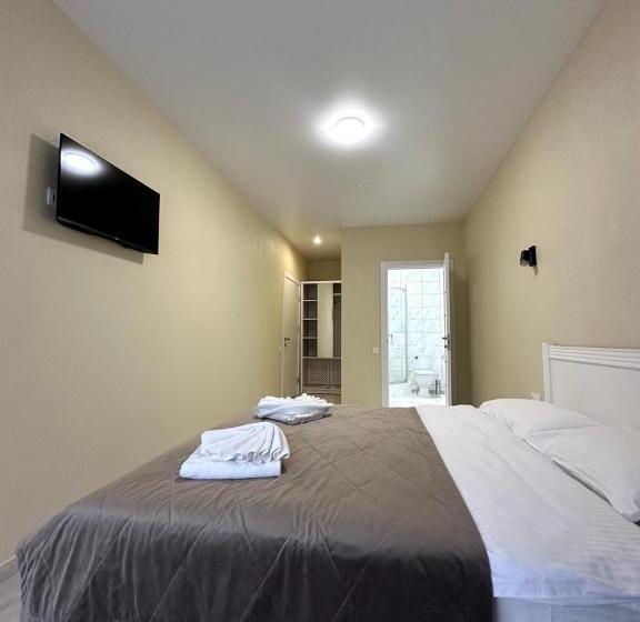 کلبه ییلاقی, Salut