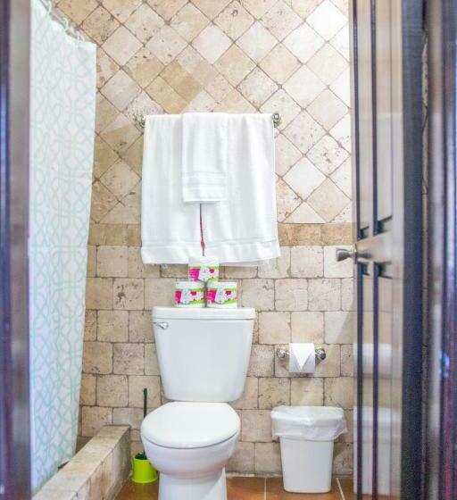 اتاق استاندارد, West End Dive Resort