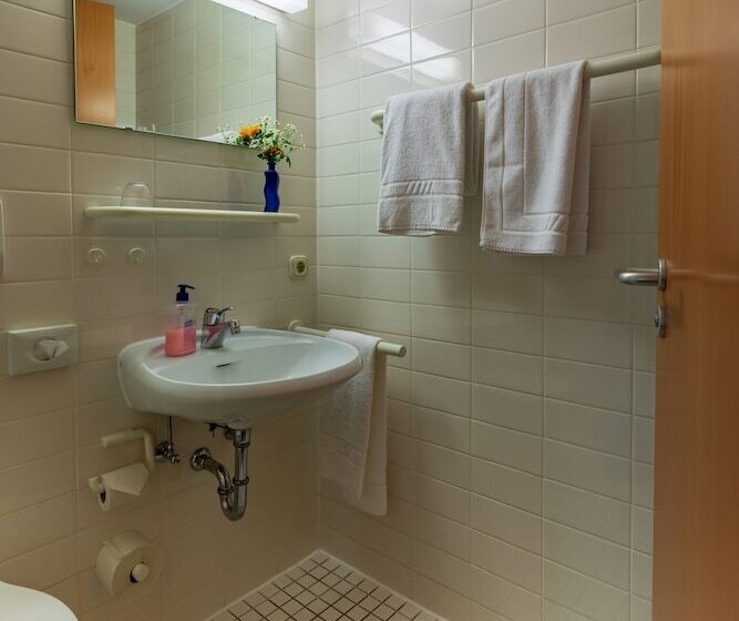 스탠다드 룸, Wilhelm Kempf Haus