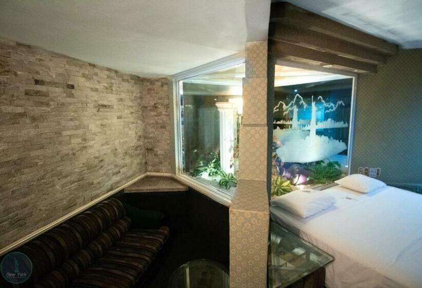 デラックススイート, New York Hotel/motel