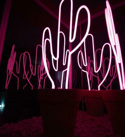 デラックススイート, New York Hotel/motel