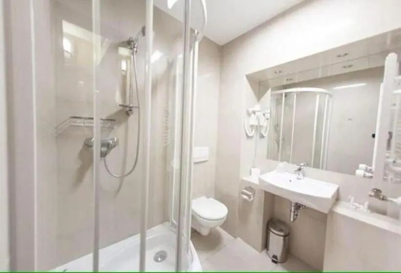 Chambre Standard Lit King Size, B&b Hotel Tychy