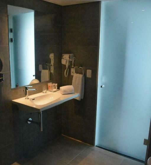 غرفة ديلوكس, Don