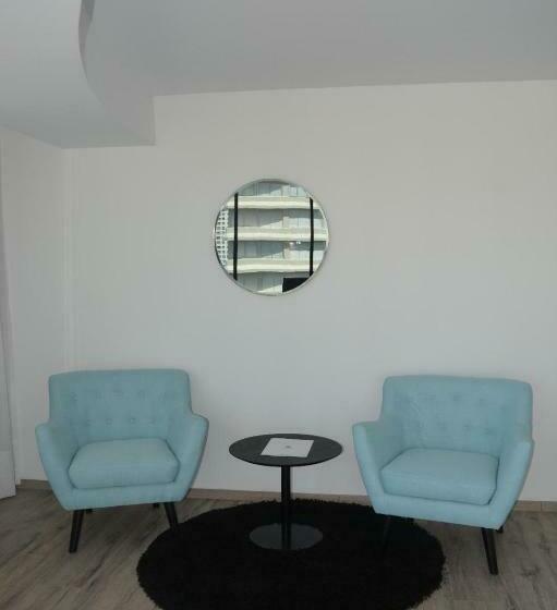 غرفة ديلوكس, Don