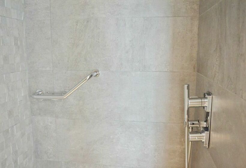 غرفة سوبيريور سرير كينج, Don