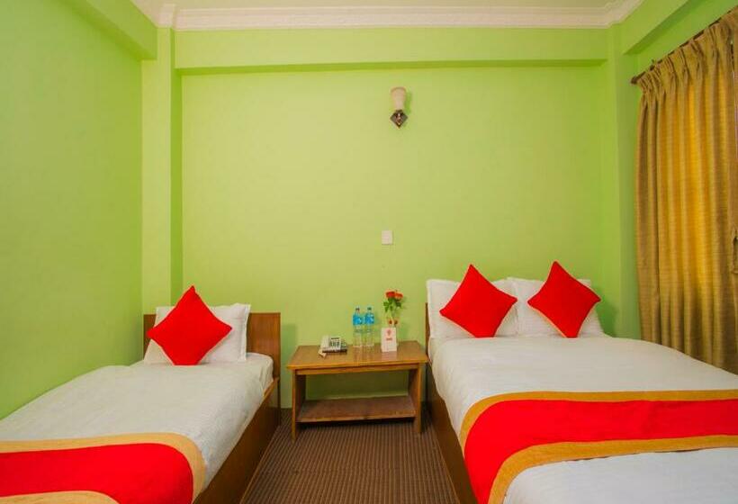 اتاق کلاسیک سه تخته, Waling Fulbari Guest House