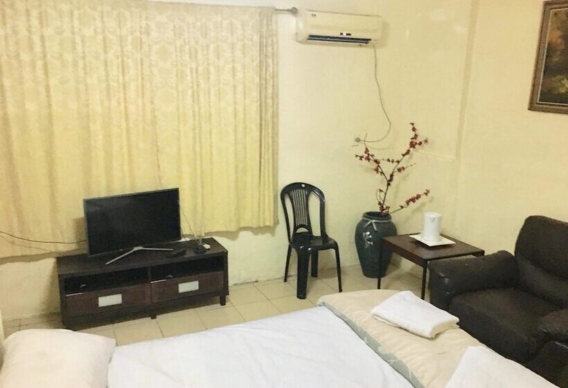 اتاق لوکس چهار تخته, Apia Inn