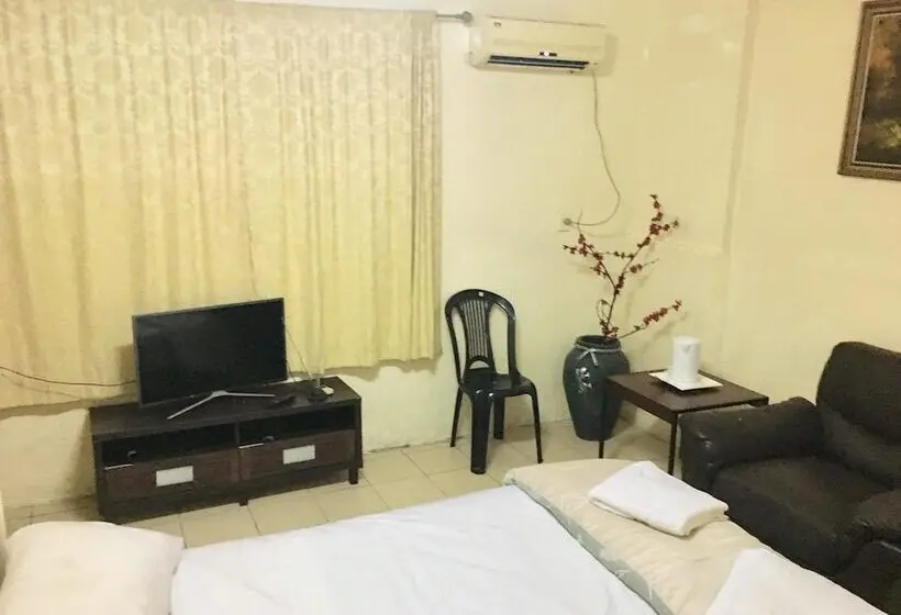 اتاق لوکس چهار تخته, Apia Inn