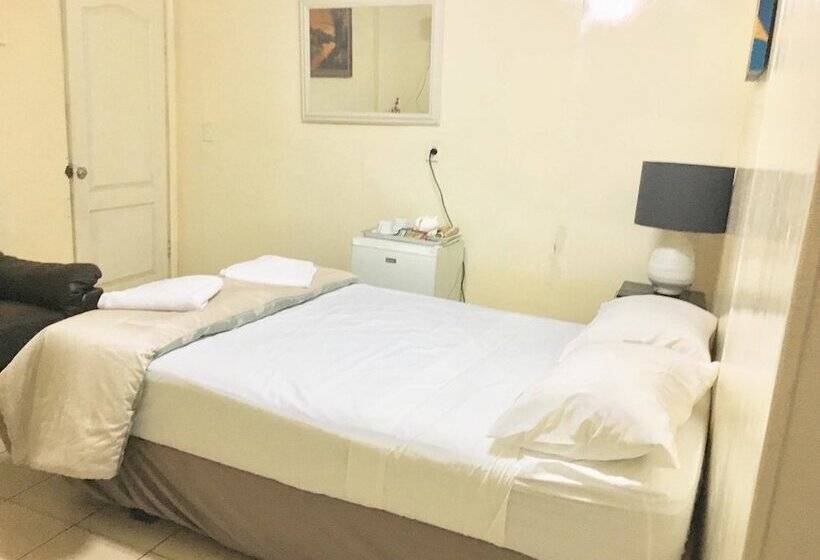 اتاق لوکس چهار تخته, Apia Inn