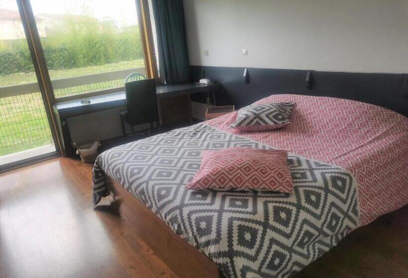 스탠다드 발코니 룸, Restaurant Cirius