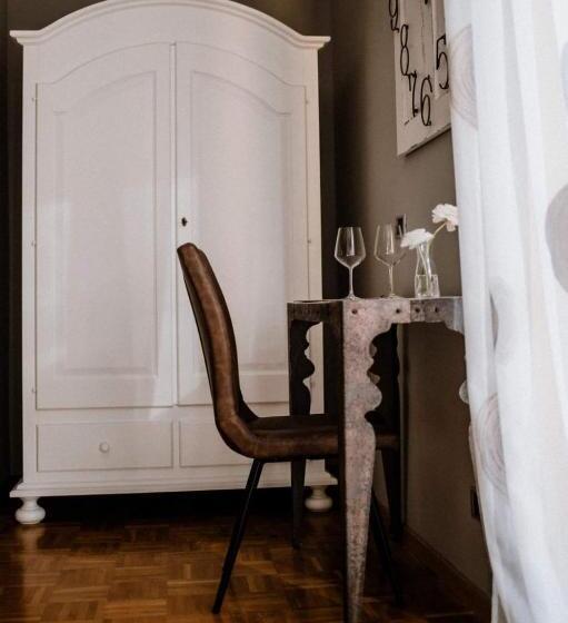 스탠다드 룸 킹사이즈 침대, Villa Garassino