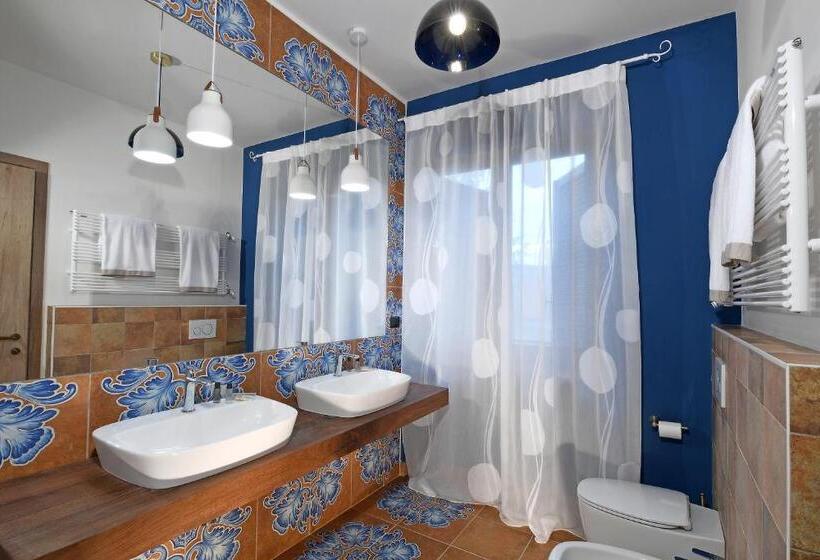 스탠다드 룸 킹사이즈 침대, Villa Garassino