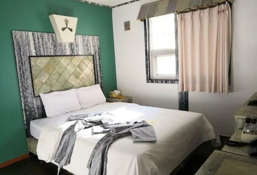 اتاق استاندارد, Athene Motel