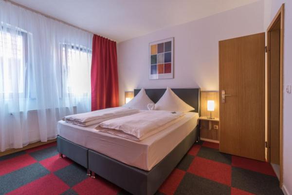 スタンダードルーム, Luca