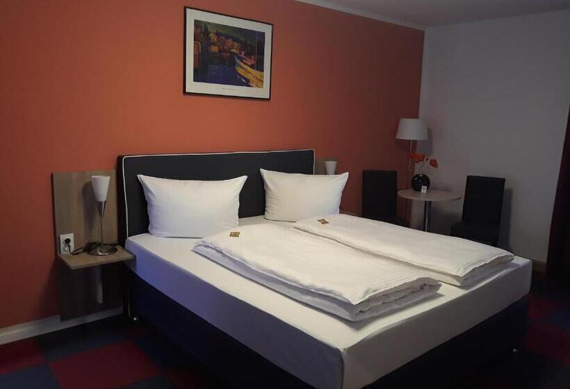 ファミリールーム, Luca