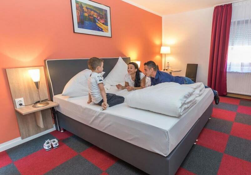 ファミリールーム, Luca