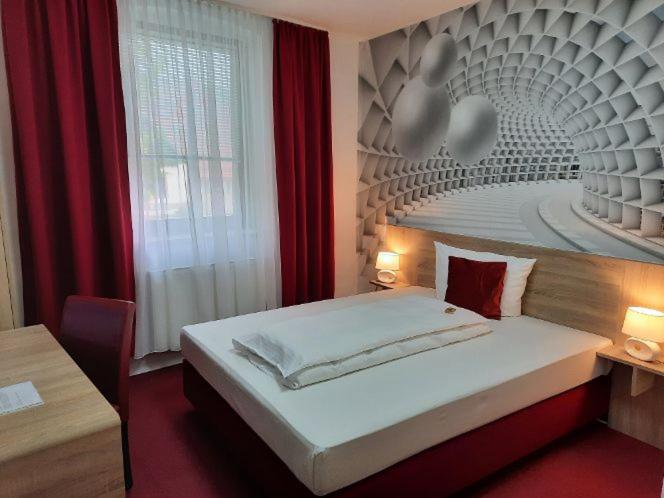 スタンダードシングルルーム, Luca