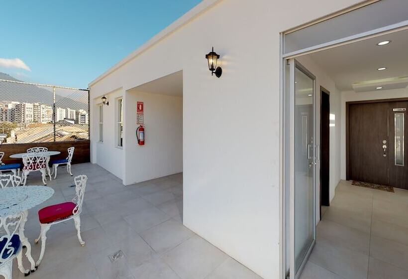 חדר משפחתי, Gran Mariscal Quito