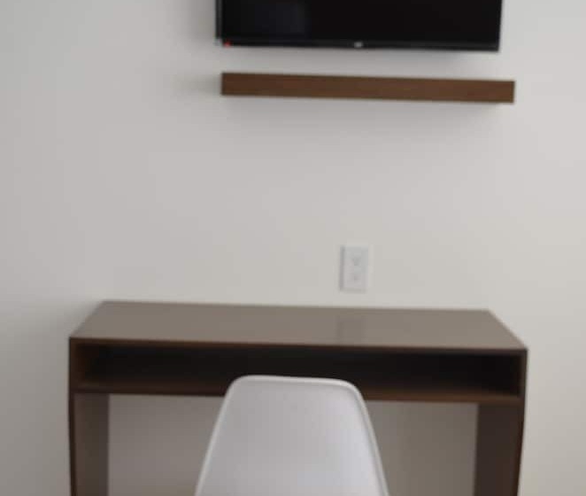 חדר משפחתי, Gran Mariscal Quito