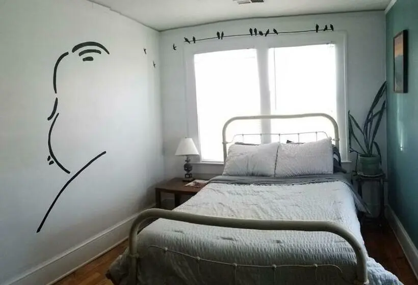 Economy-huone, Bon Paul & Sharky's Hostel