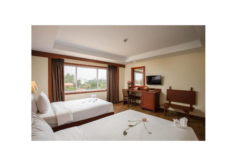 スーペリアールーム, De La Renaissance