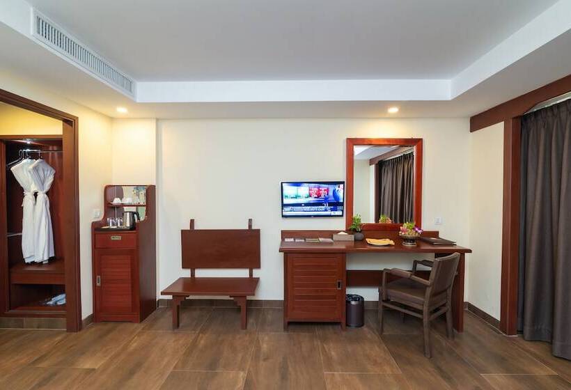 Трехместный Номер Deluxe, De La Renaissance