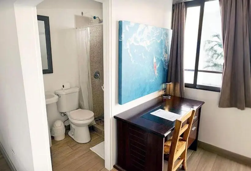 デラックスの４人部屋, Surf Ranch Tamarindo