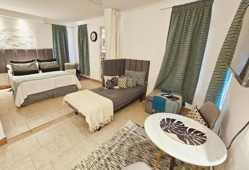 اتاق استاندارد سه نفره, Design House Corrientes