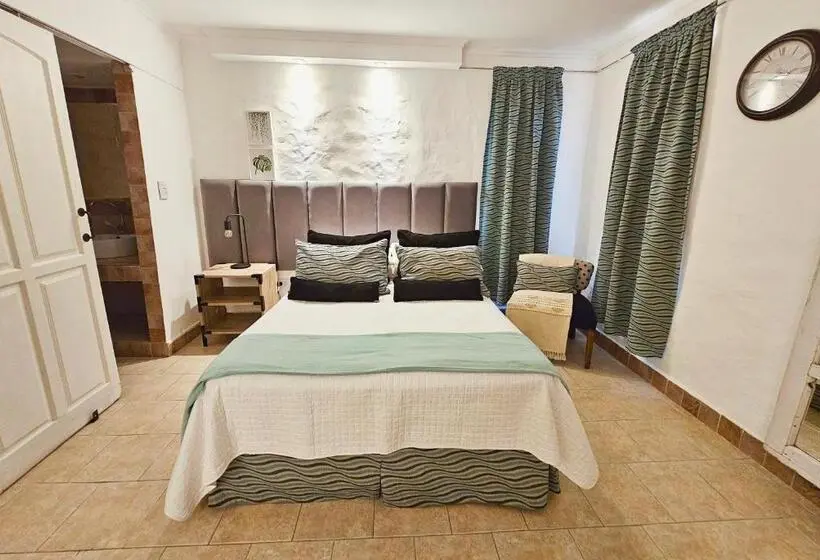 اتاق استاندارد سه نفره, Design House Corrientes