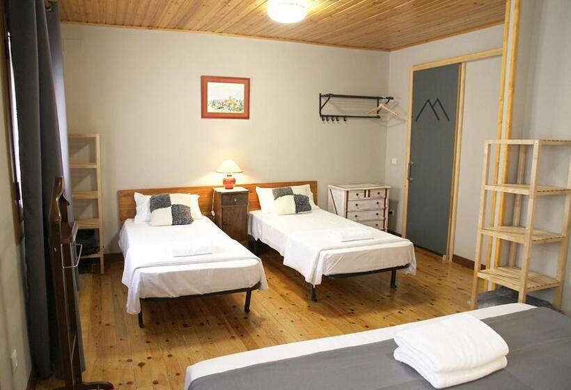 Четырехместный Номер Стандарт, Hostal Fonda Prat