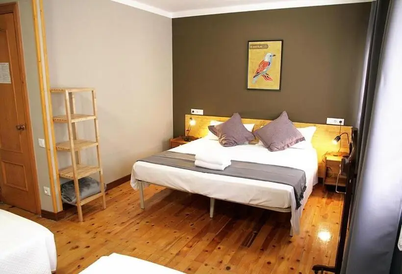 اتاق استاندارد چهار تخته, Hostal Fonda Prat