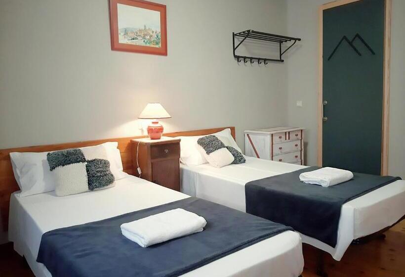 Четырехместный Номер Стандарт, Hostal Fonda Prat