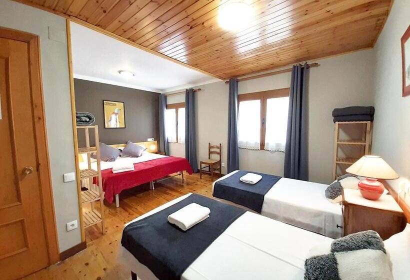 Четырехместный Номер Стандарт, Hostal Fonda Prat