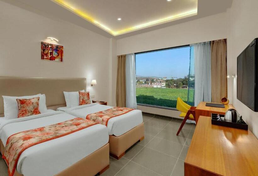 琮城市景观的豪华间, Viola Beacon Resort, Lonavala
