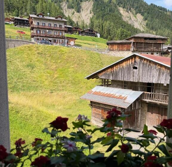 Номер Стандарт, Neider Hotel   Alpine Retreat Sauris