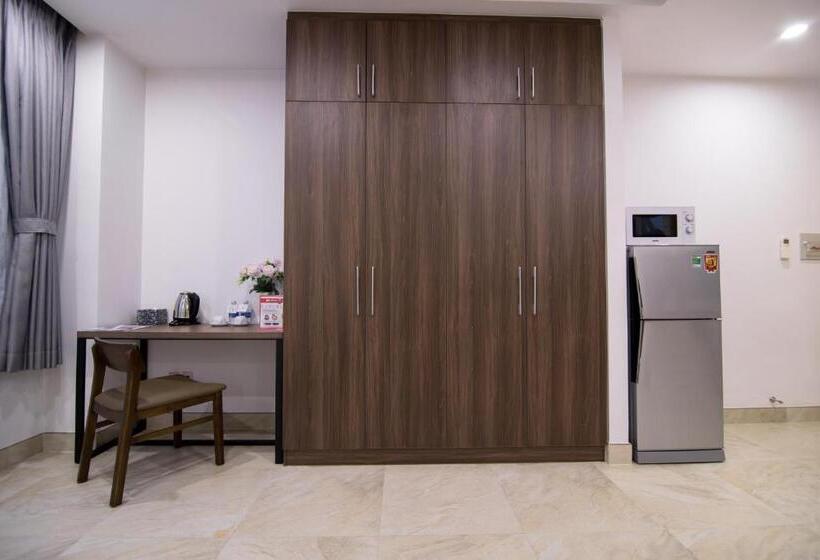 استودیوی استاندارد, Aha Residence