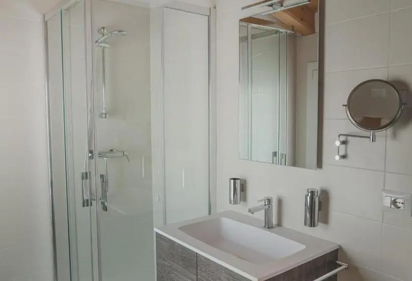 Perhehuone, Terra Ferma Rooms&more