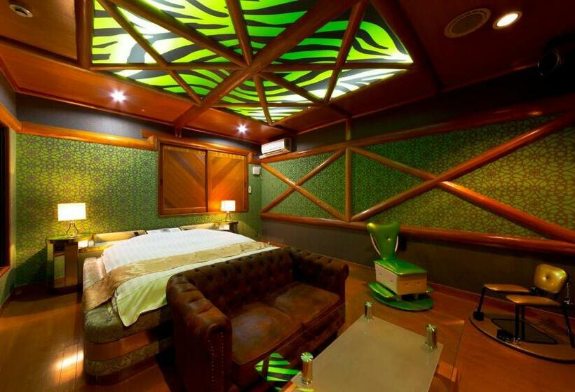 غرفة ديلوكس, Abnormal