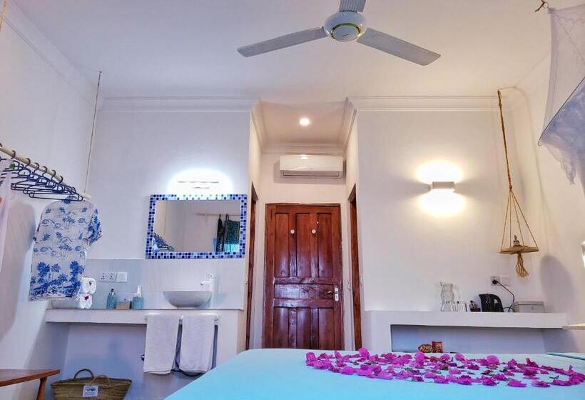 キングサイズベッドのスタンダードルーム, Thespot