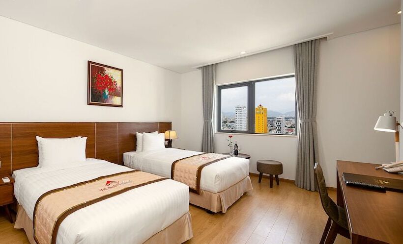 اتاق لوکس با چشمانداز شهر, Val Soleil