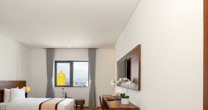 اتاق لوکس با چشمانداز شهر, Val Soleil