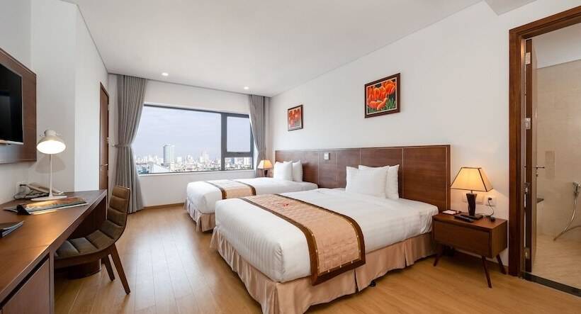 اتاق اجرایی سه نفره, Val Soleil