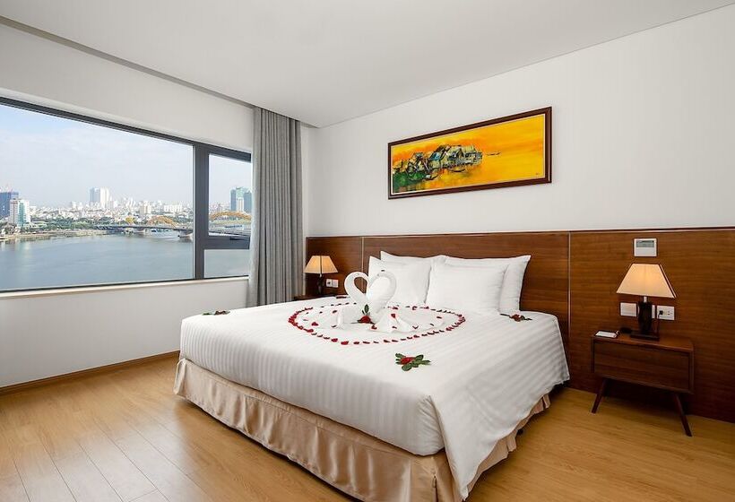 سوئیت سینیور, Val Soleil