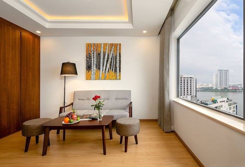 سوئیت سینیور, Val Soleil