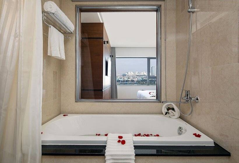 سوئیت سینیور, Val Soleil