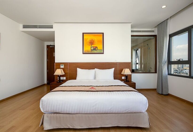 اتاق خانوادگی, Val Soleil